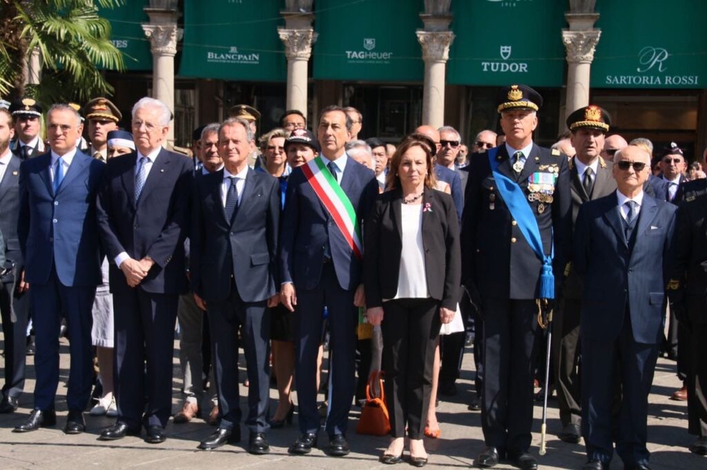 Gustavo Cioppa con Mario Monti, Beppe Sala, Luciana Lamorgese e Settimo Caputo